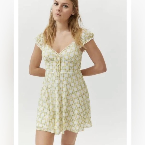 Urban Outfitters Dresses & Skirts - Urban Outfitters Audrey Mesh Cottage Core Daisy Print Mini Dress Size Large 730